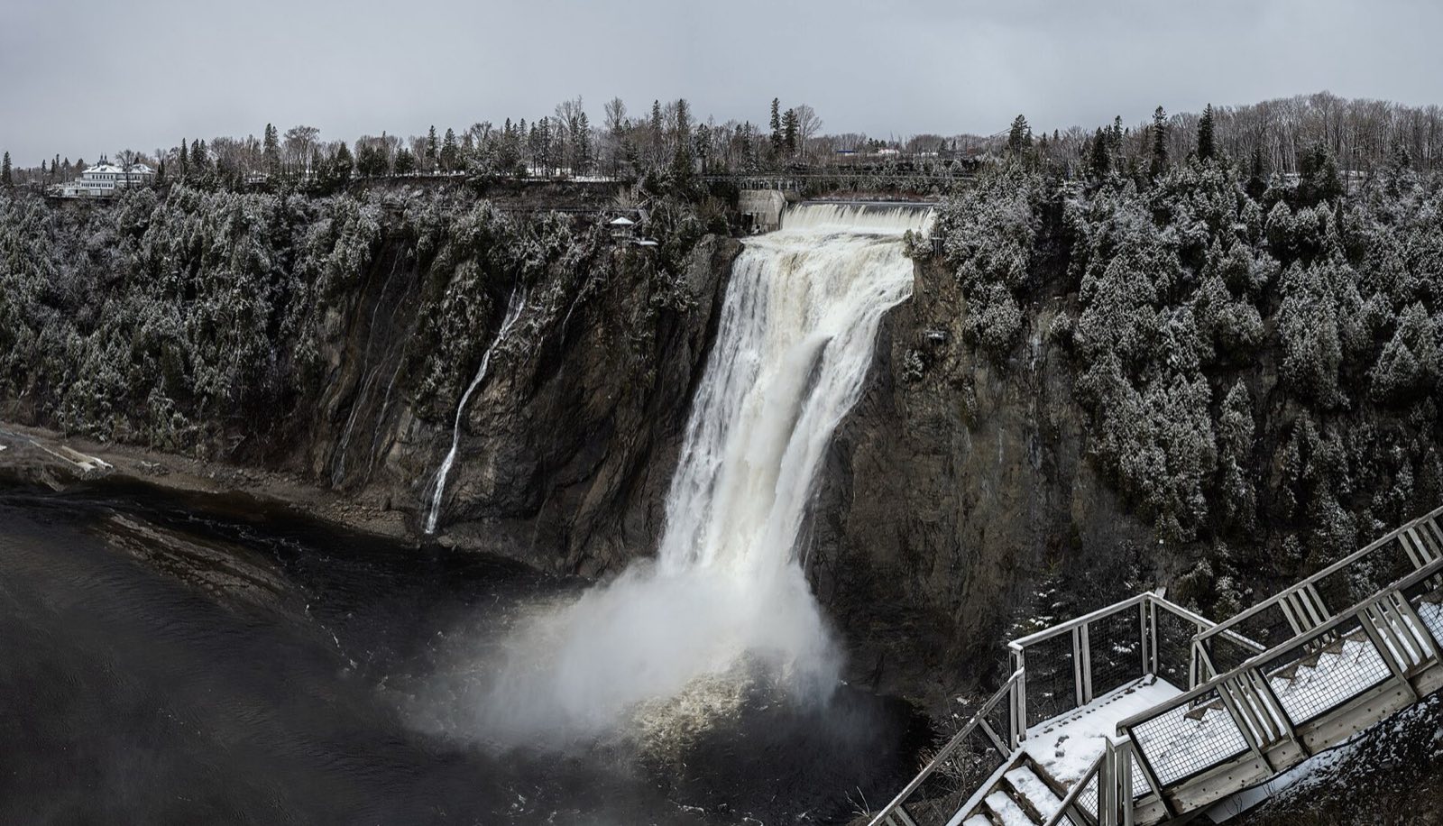 La chute Montmorency, porte d’entrée de la Côte-de-Beaupré